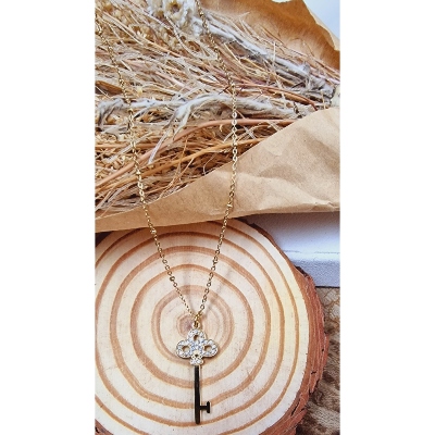 COLLIER CLE